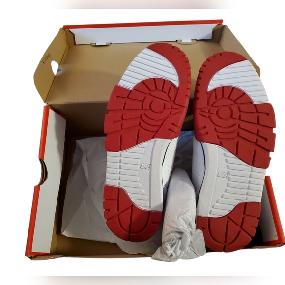 Mens Nike Cross Trainers Low Size 9.5 White/Red - Picture 3 of 5